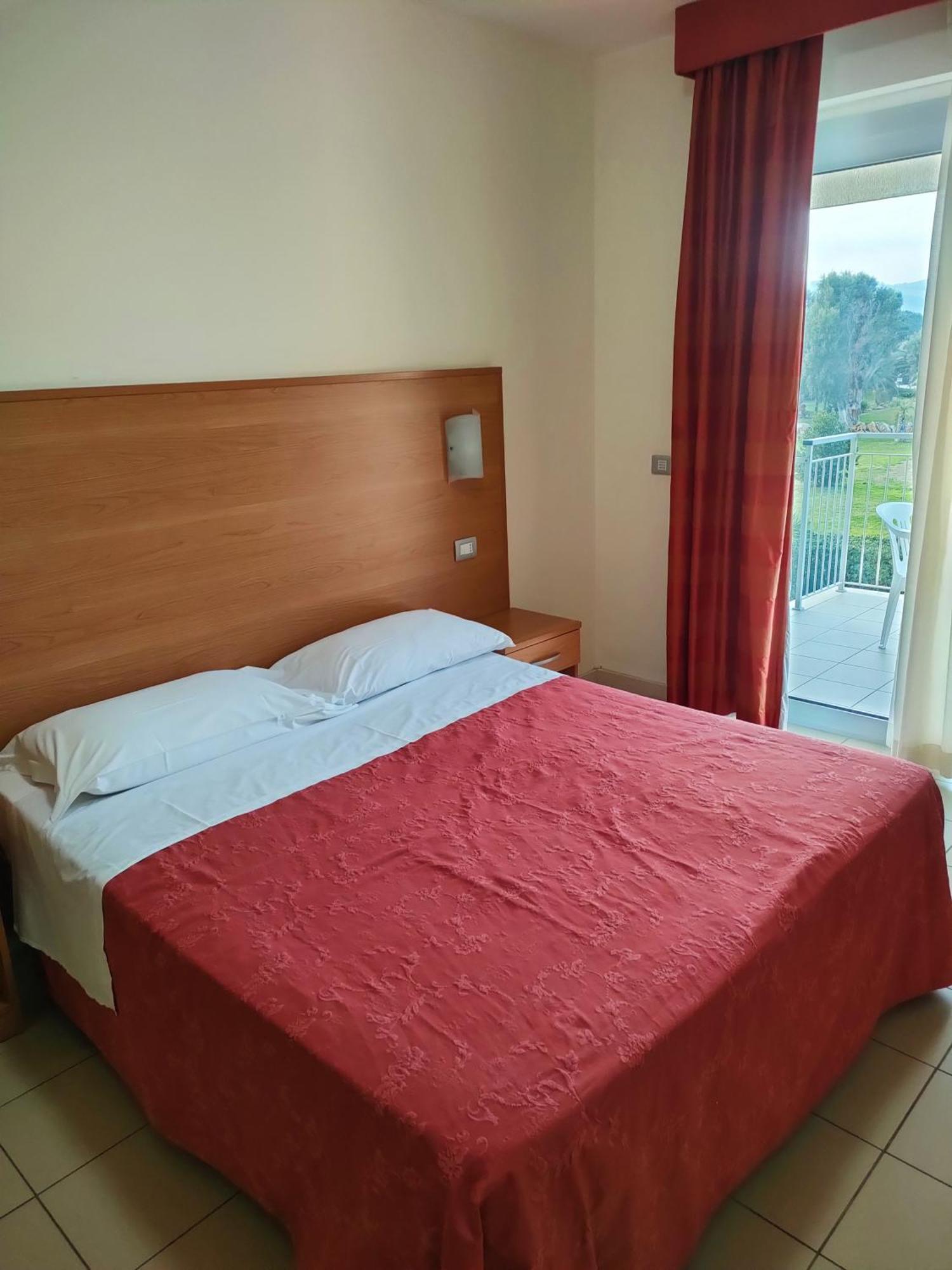 Casa Del Mar Aparthotel Roseto Degli Abruzzi Buitenkant foto