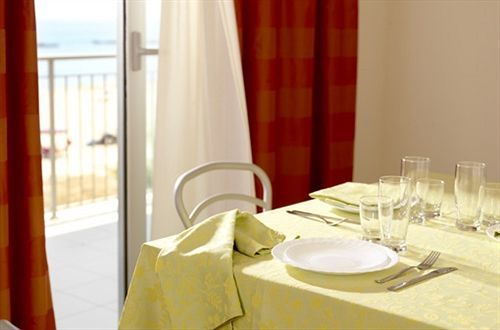 Casa Del Mar Aparthotel Roseto Degli Abruzzi Buitenkant foto