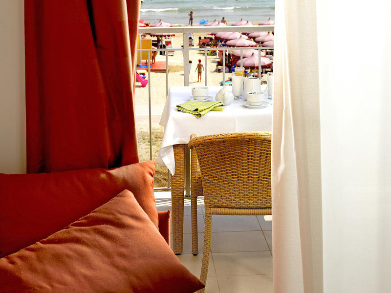 Casa Del Mar Aparthotel Roseto Degli Abruzzi Buitenkant foto
