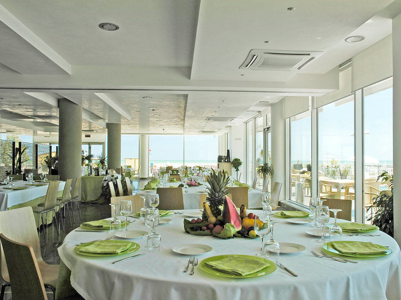 Casa Del Mar Aparthotel Roseto Degli Abruzzi Buitenkant foto